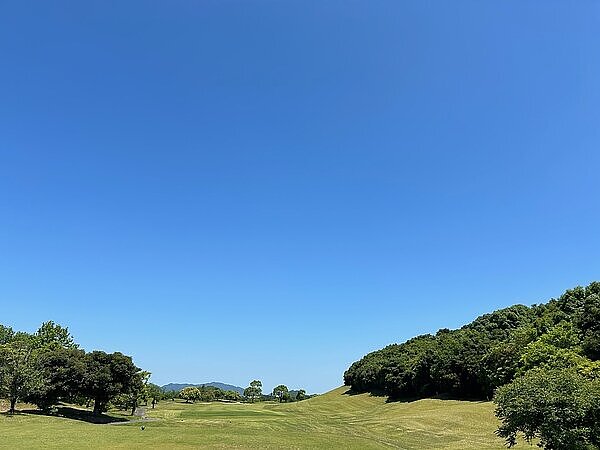 好天の「麻生飯塚ゴルフ倶楽部」⛳の画像